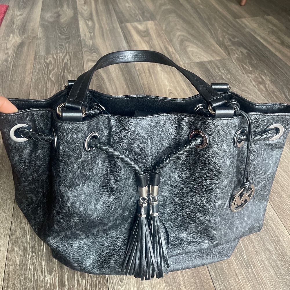 Large tote
